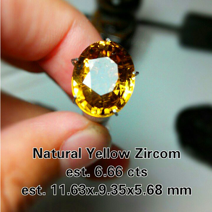 Batu Yellow Zircon Super Luster